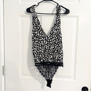 Free People Intimately v-neck bodysuit sz large